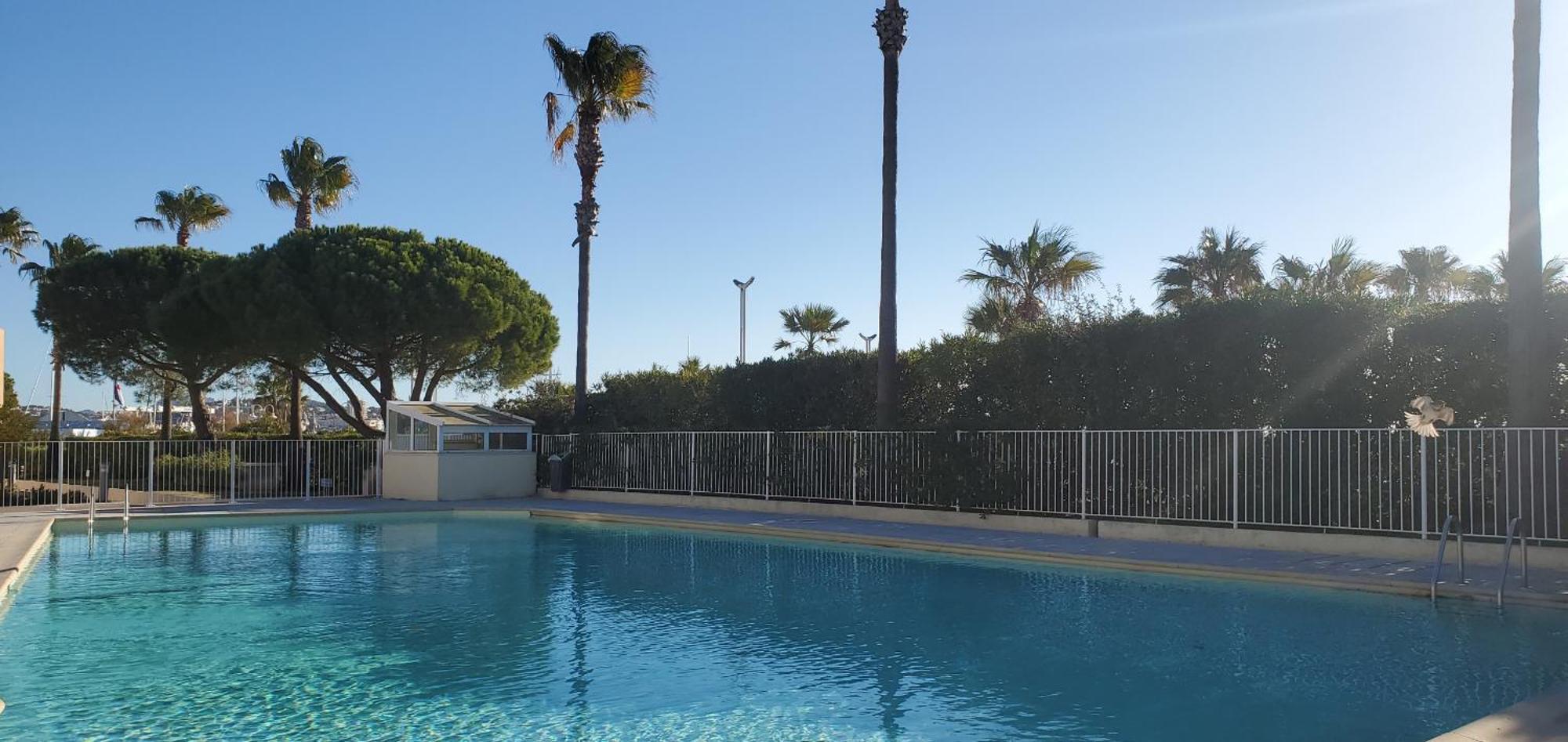 Cap Hermes Vue 3 Pieces 70m2 Climatise 4 Perso *